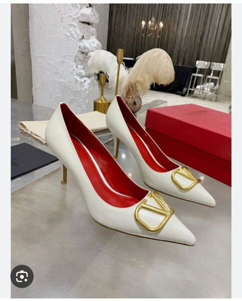 Ladies heel