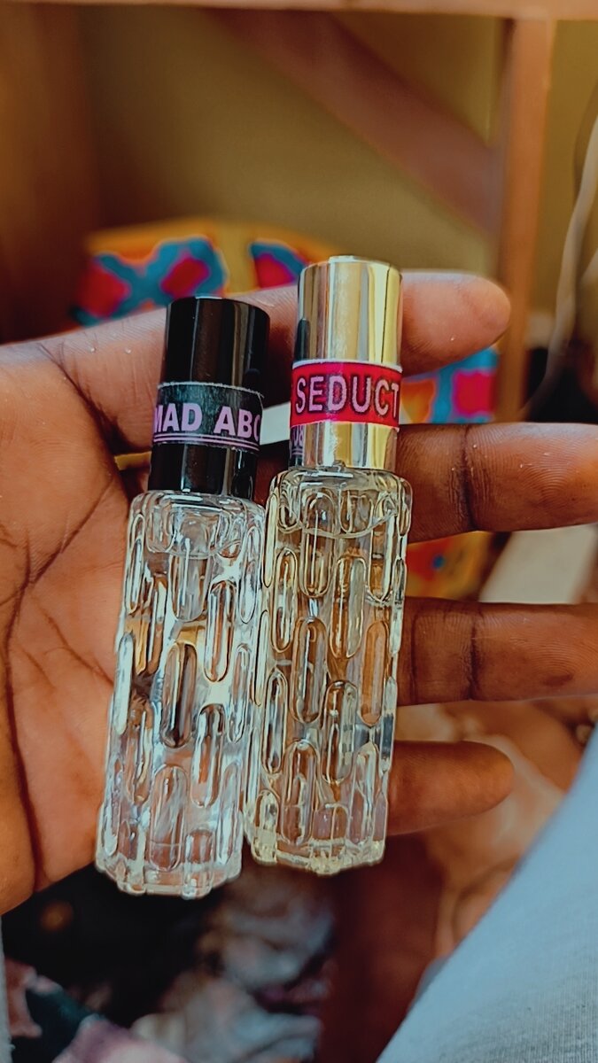 Perfume oils seller