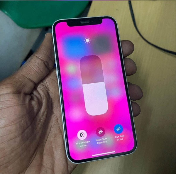 iPhone 12 simple