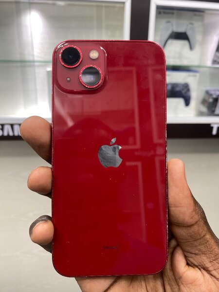 iPhone 13 simple