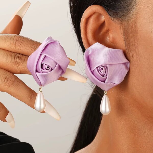 Boucles d'oreilles roses et perles