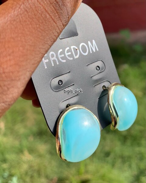 Blue Pearl Earring