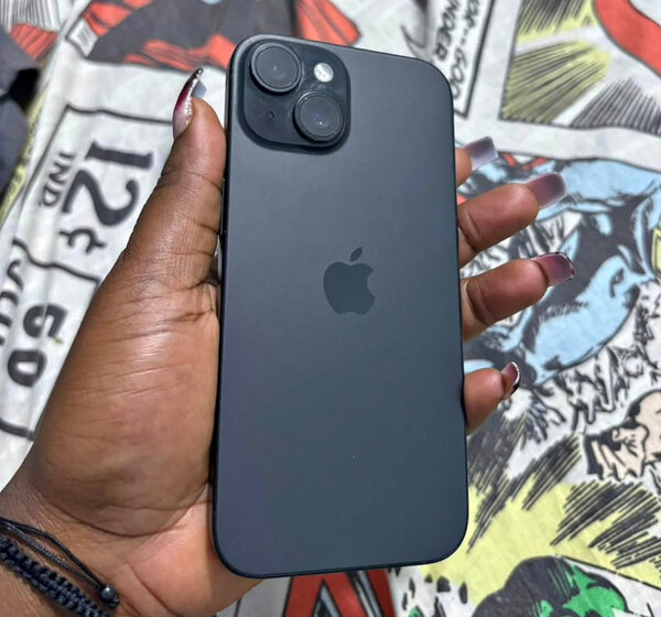 iPhone Noir Élégant 128 Go