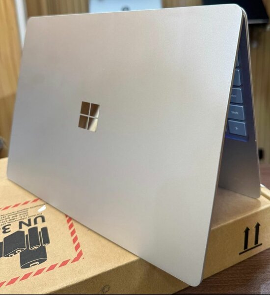 Surface Go i5/8/128