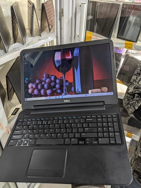 DELL INSPIRON 3521