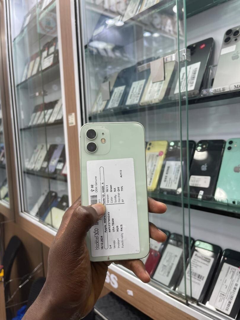 iPhone 12 simple