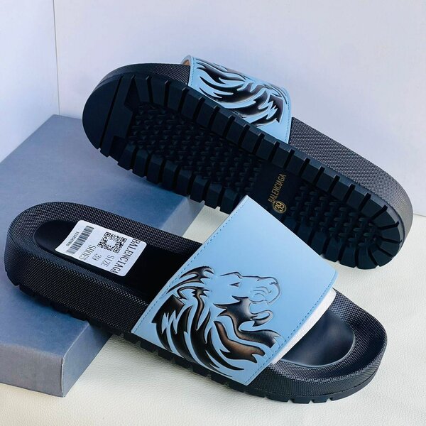 Unisex slides