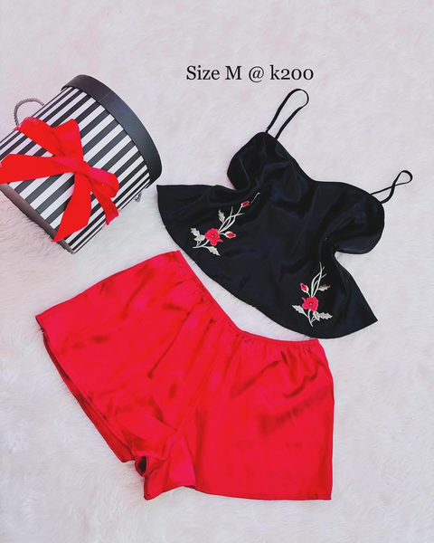 Lingerie noir rouge