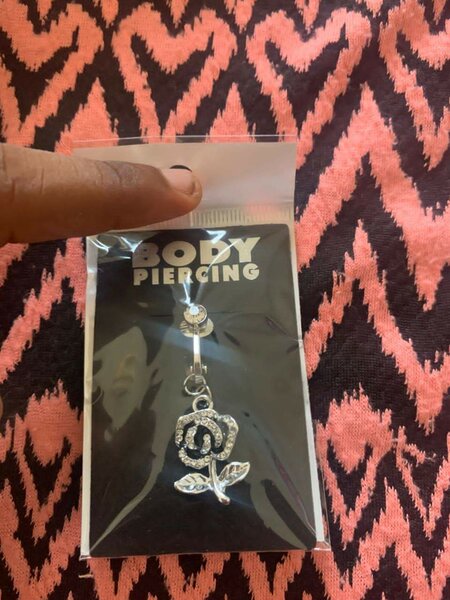 Magnetic belly ring