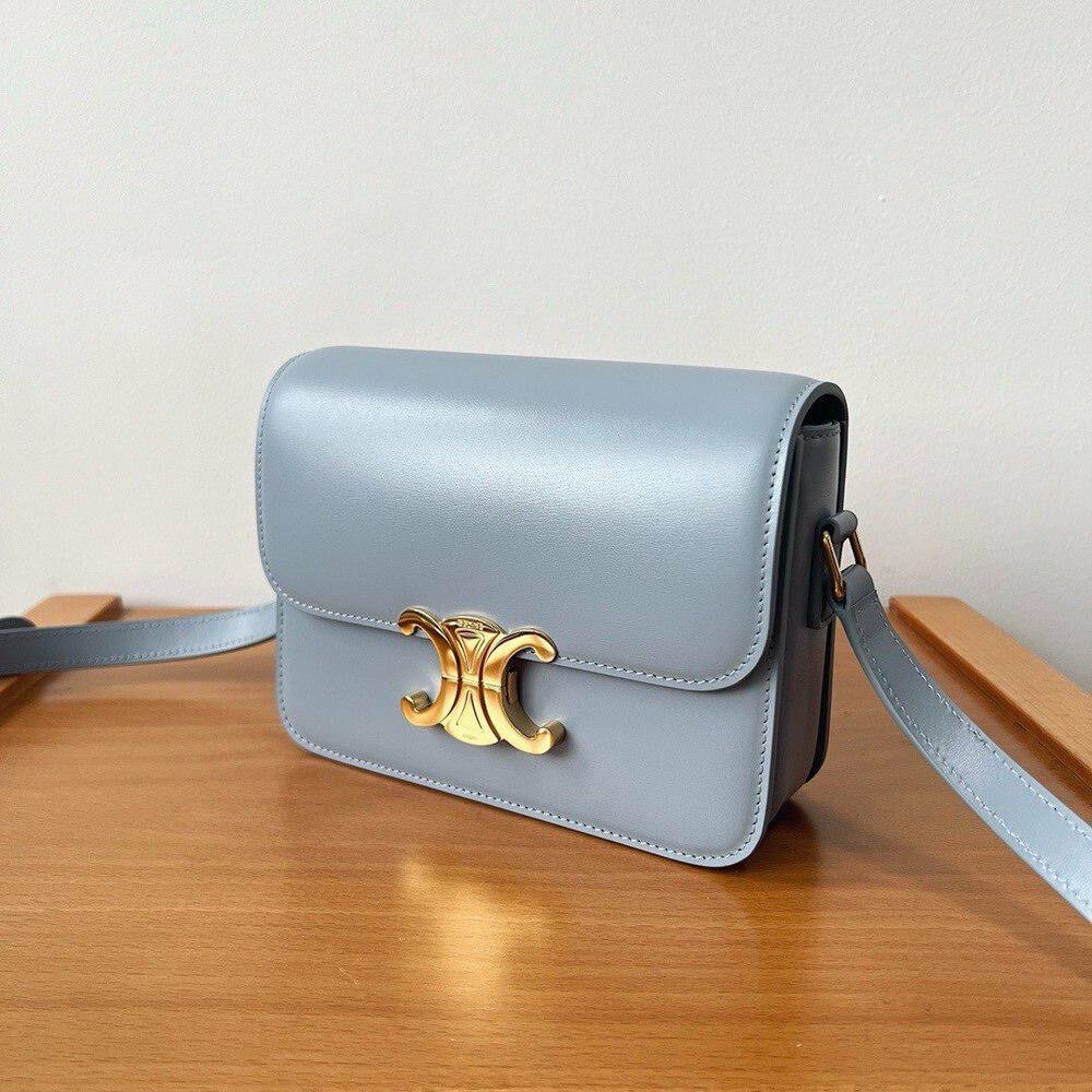 Ladies hand bag
