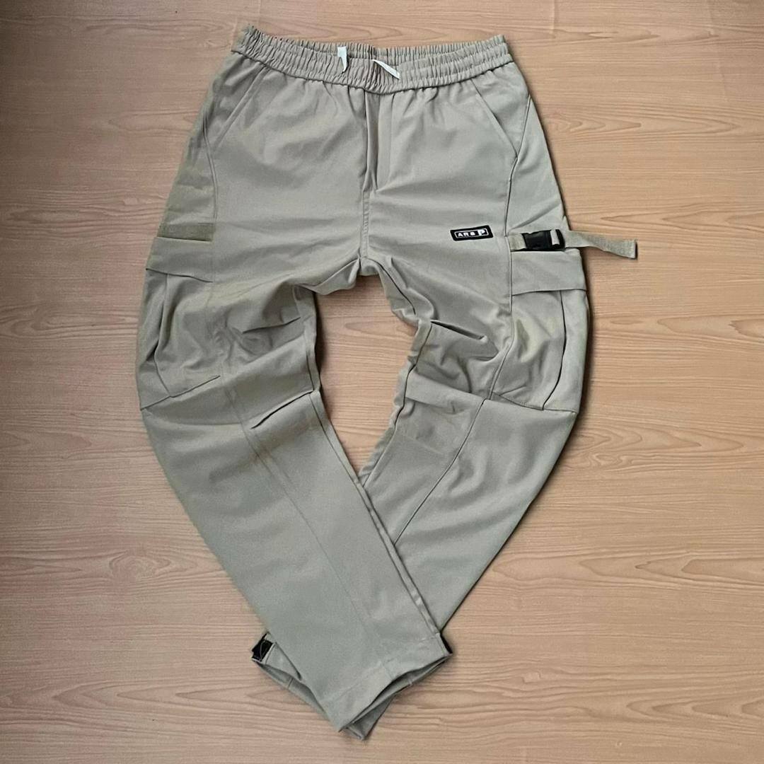 Baggy side pocket