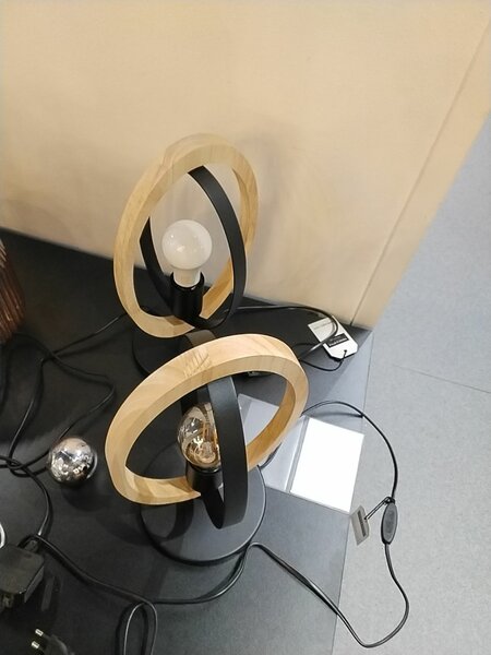 LAMPE DE TABLE