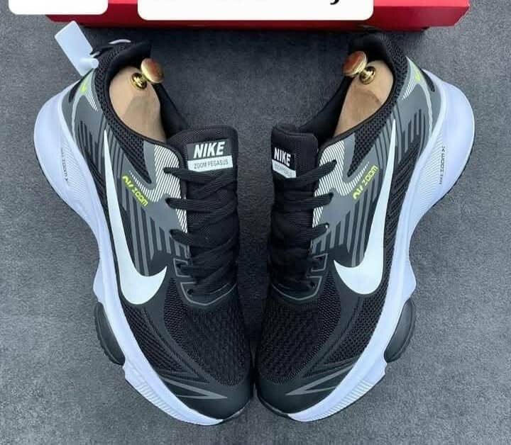 Nike Zoom Pegasus Sneakers