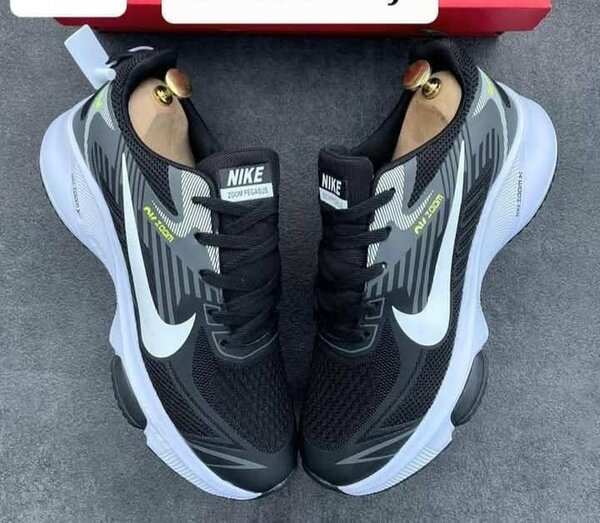 Nike Zoom Pegasus Sneakers