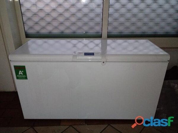 Chest size freezer