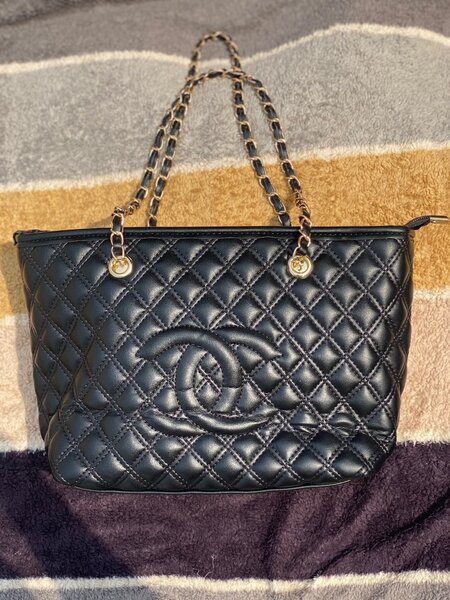 Ladies handbag