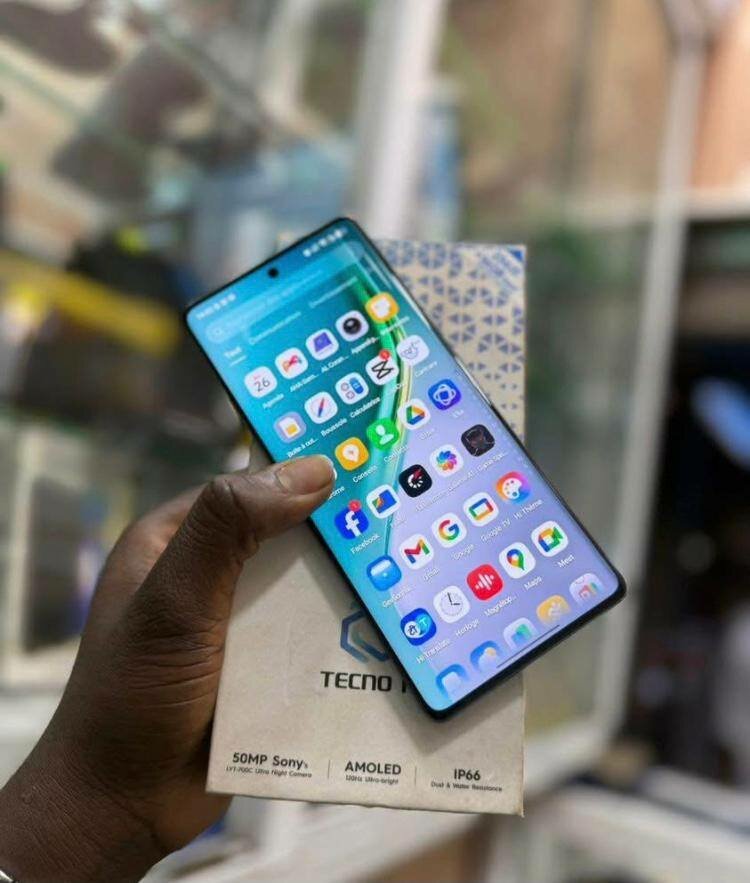Tecno Camon 40