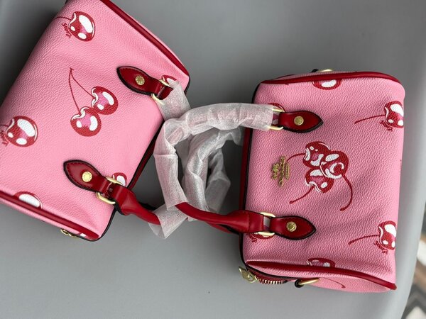 Sac à main rose cerise tendance