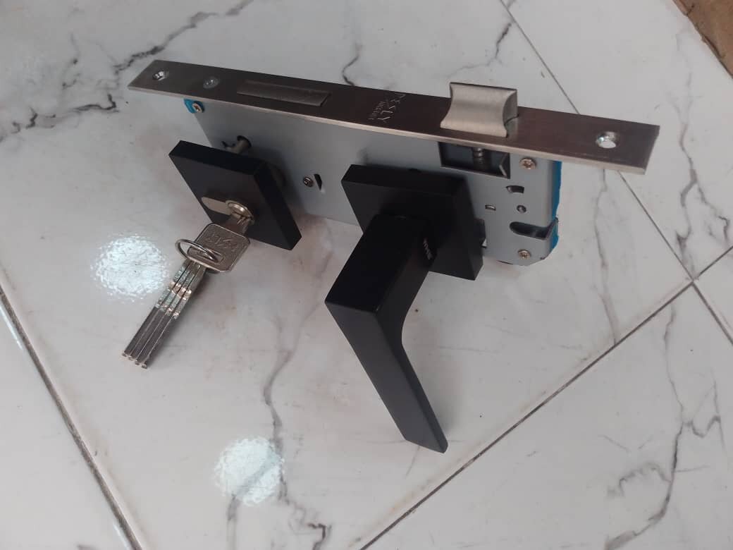 Door lock