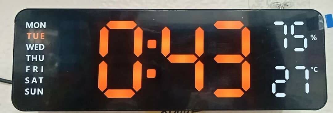 Réveil numérique LED moderne multifonction