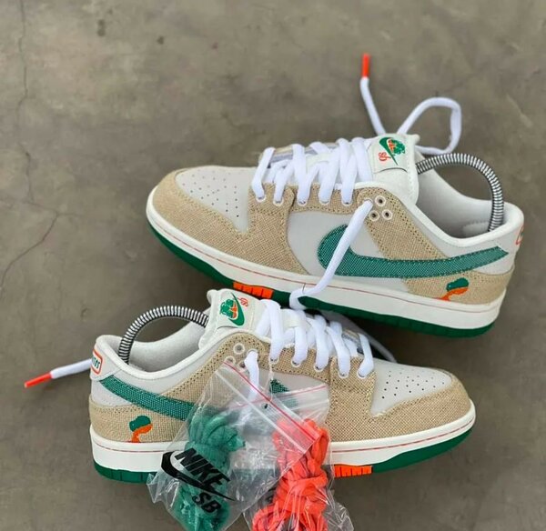 NIKE SB
