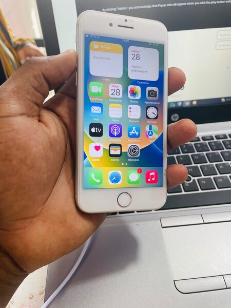iPhone 8 64Go