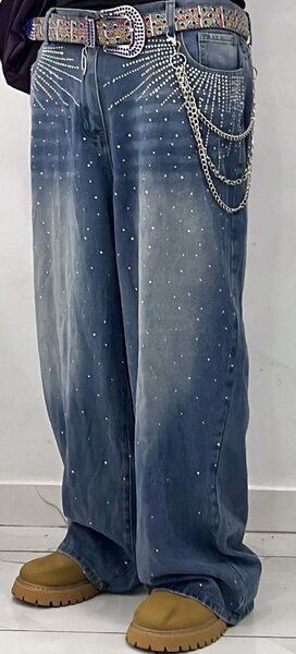 Jeans larges décorés en strass