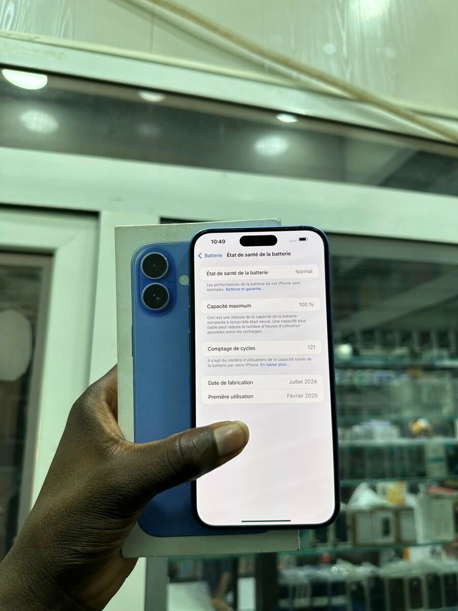 iPhone 16 simple