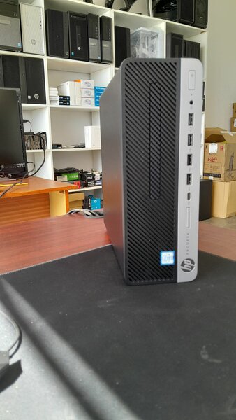 DESKTOP COMPUTER