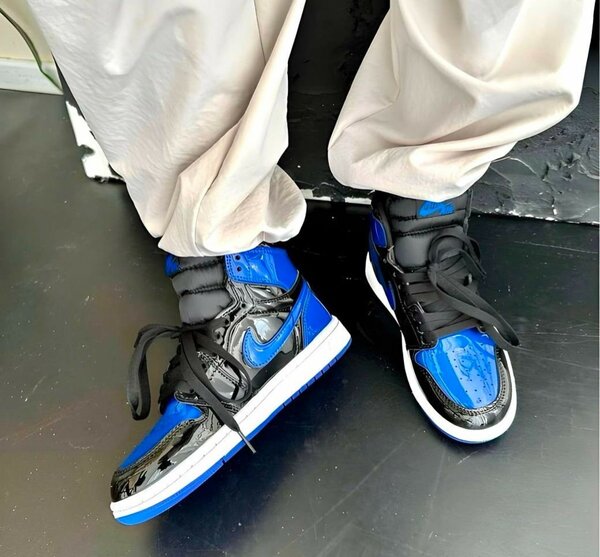AIR JORDAN 1