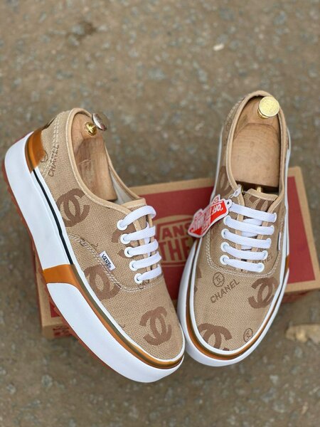 Van's