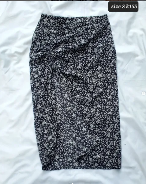 black skirt