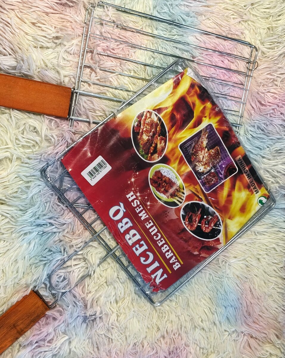 Grille barbecue en inox avec manche en bois