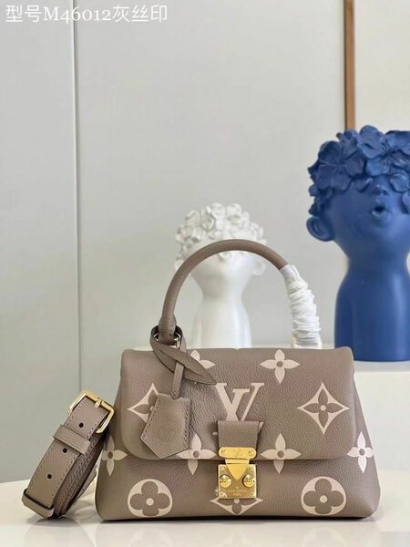 LADIES PURSE