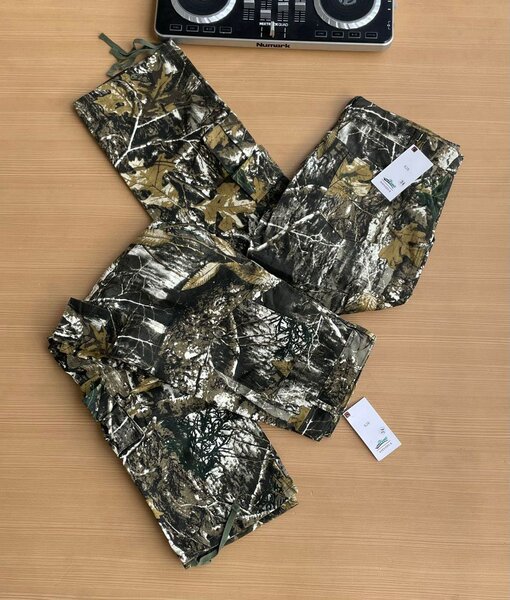 Camouflage baggy jeans