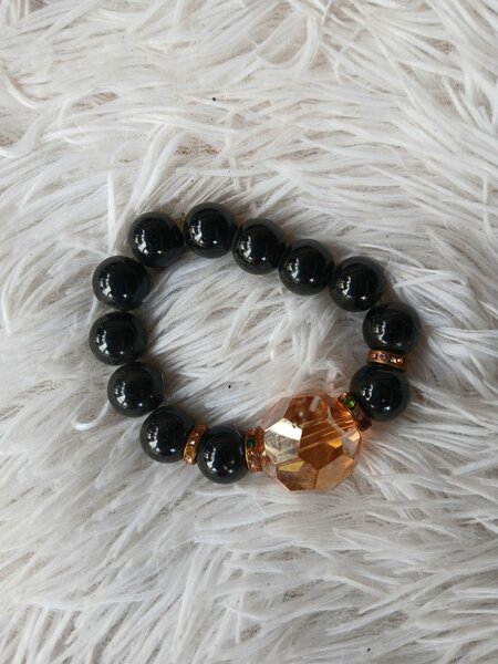 Hand bead