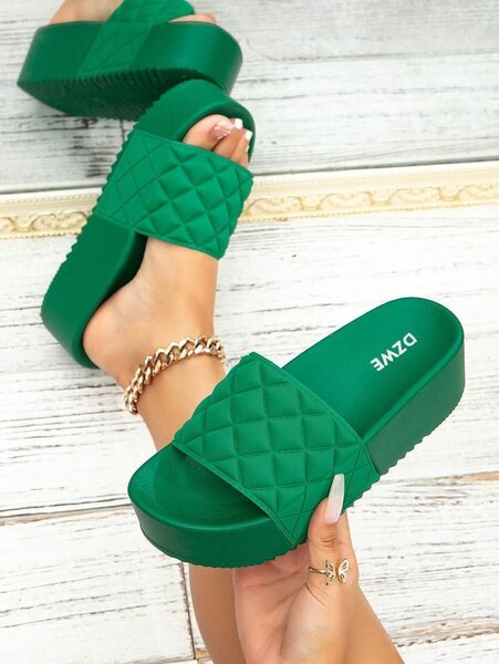 Ladies slippers