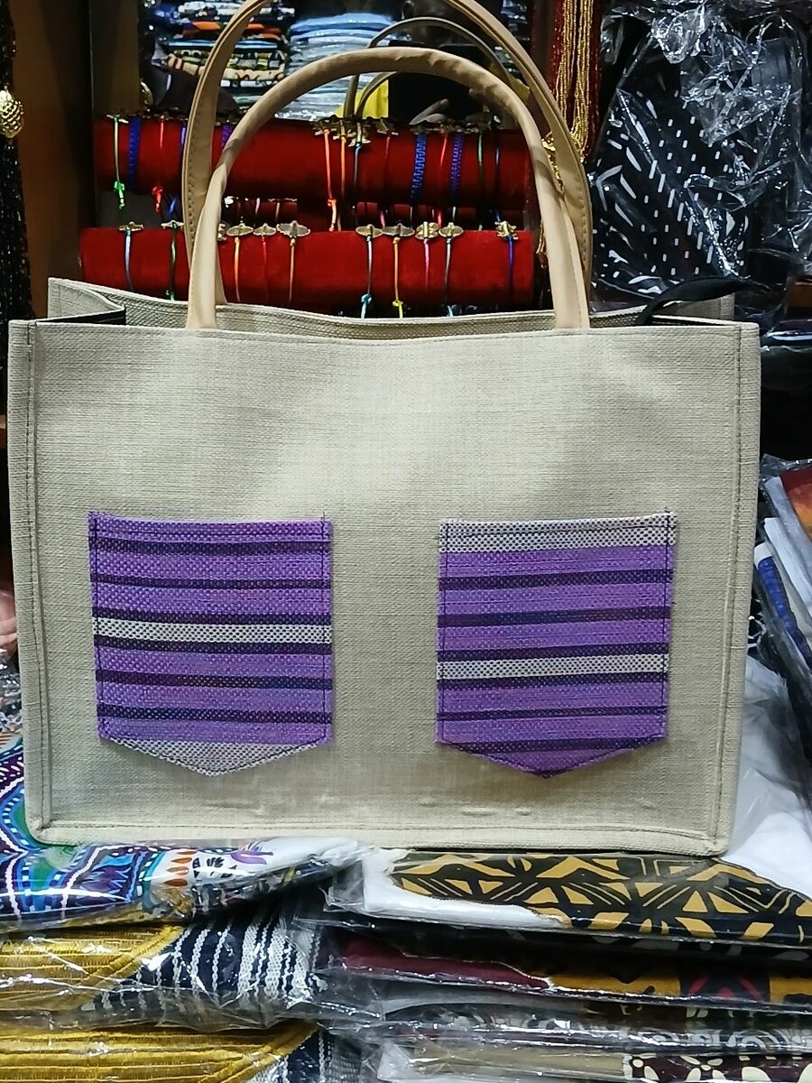 Grand sac à main élégant