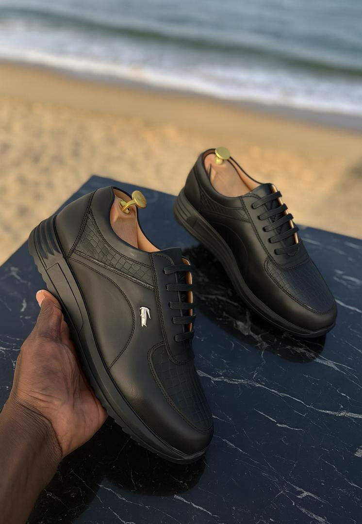 Chaussures en cuir élégantes homme