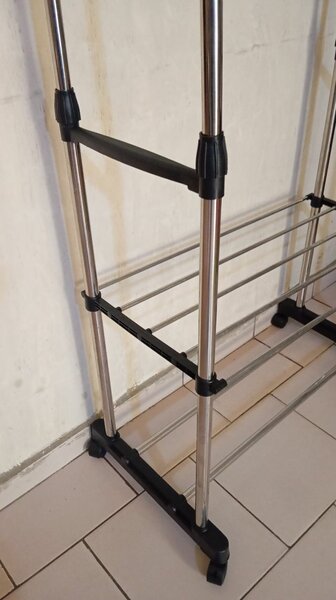 Portant à vêtements réglable