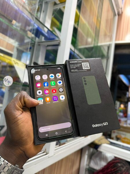 Samsung Galaxy S23 Smartphone