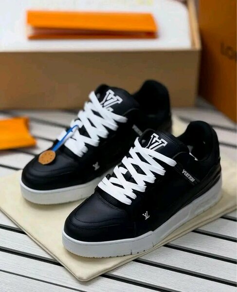 Sneaker