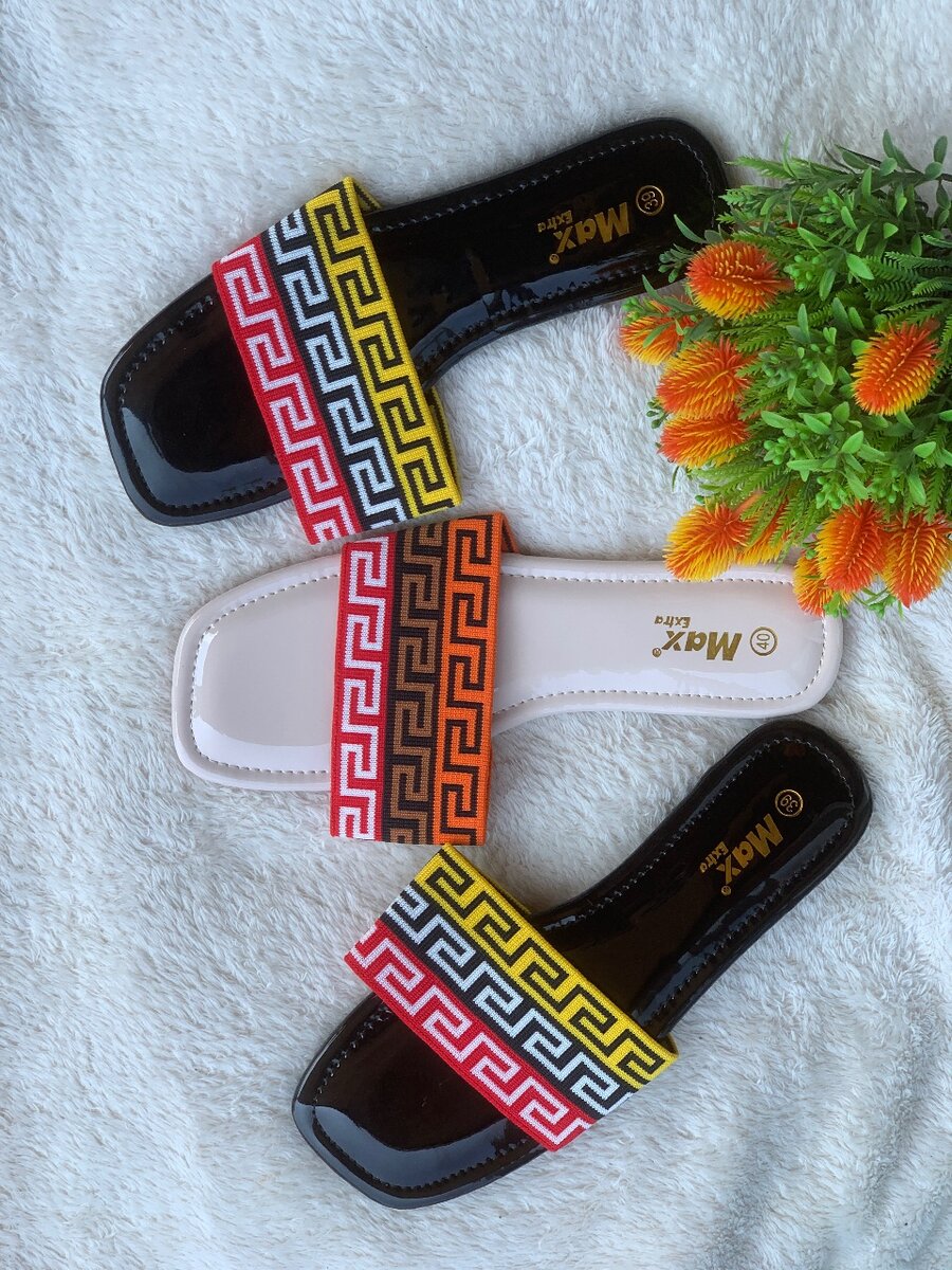 Ladies flat slippers