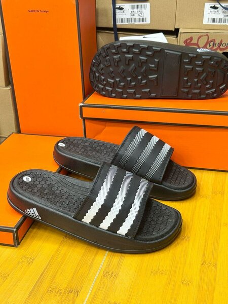 Claquettes adidas