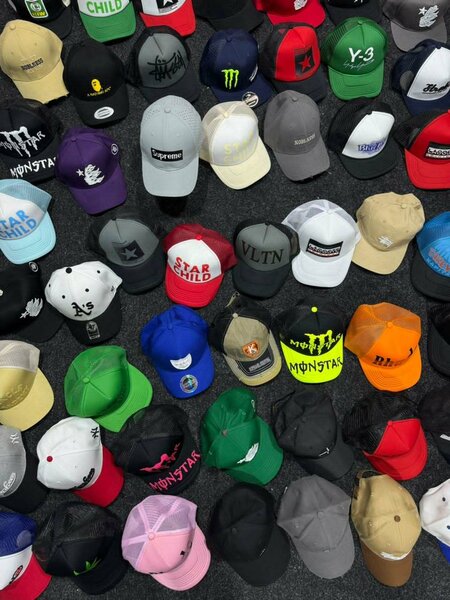 3 Casquettes à