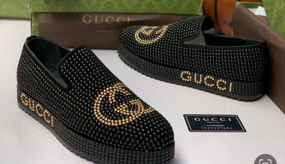 Mocassins noirs en strass élégants