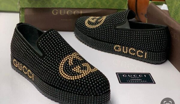 Mocassins noirs en strass élégants