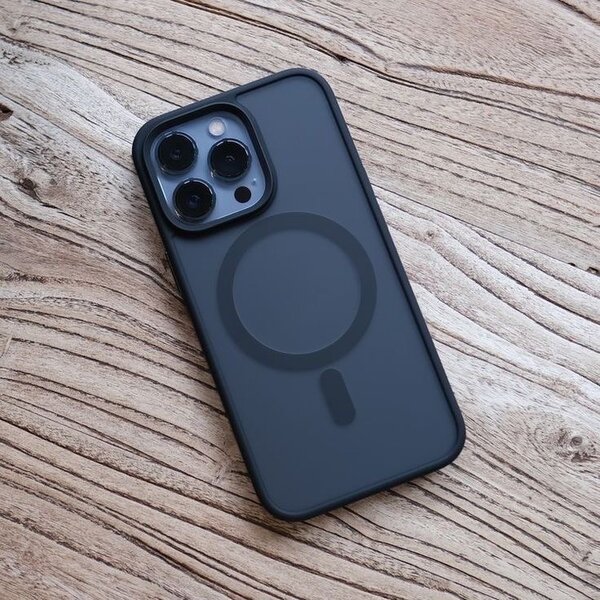 iPhone MagSafe cases