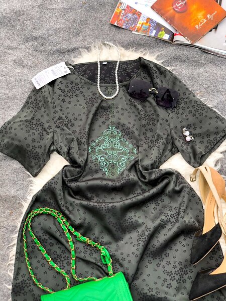 Green box dress