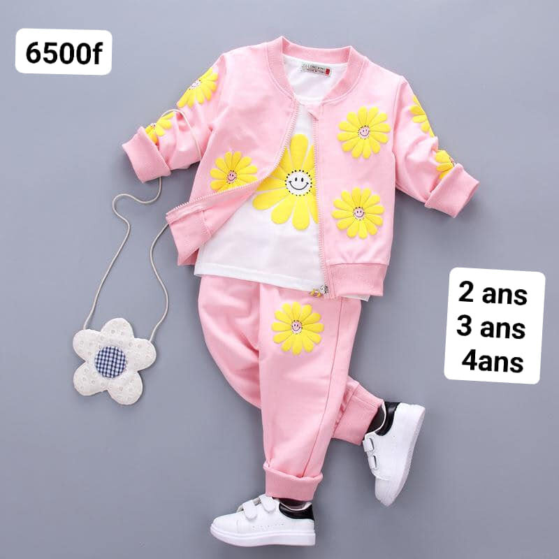 ensemble de vêtements